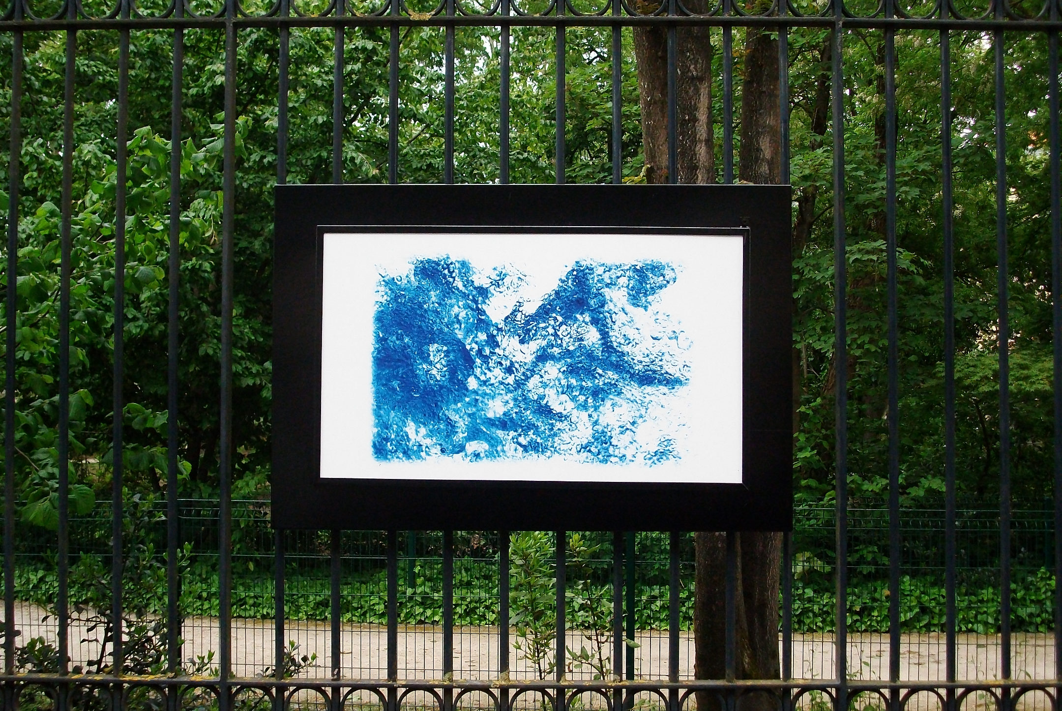 Vue d'exposition au jardin des dames de la foi, Bordeaux